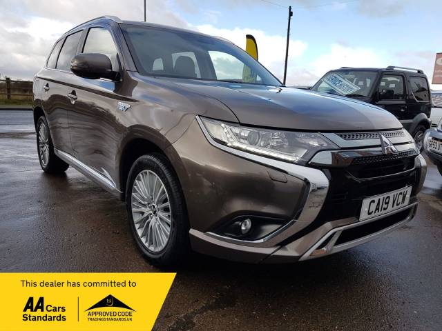 Mitsubishi Outlander 2.4 PHEV Juro 5dr Auto Estate Petrol / Electric Hybrid Brown